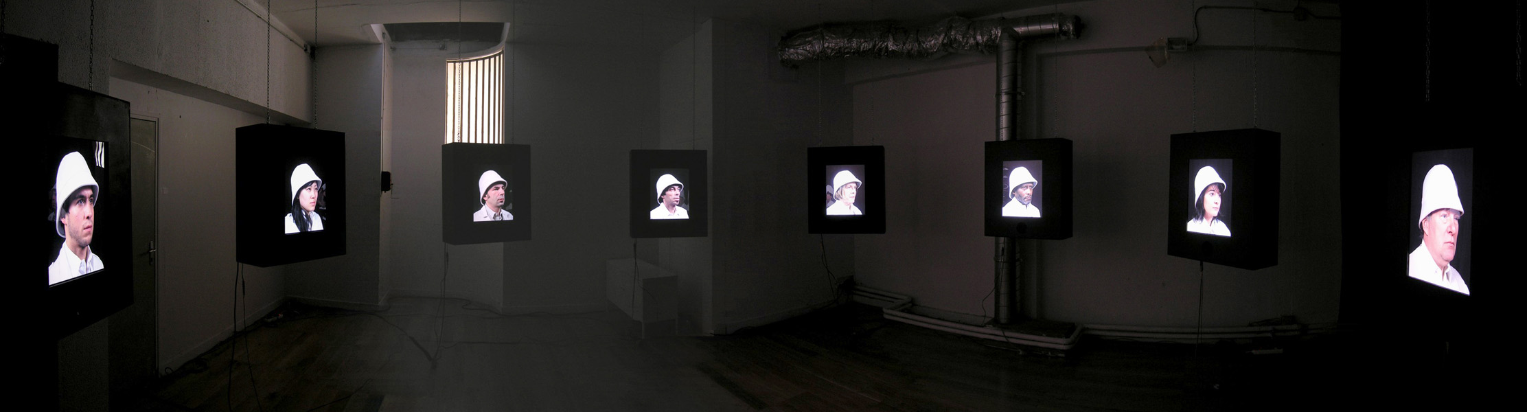 http://www.julienpelletier.fr/files/gimgs/4_alter-mundi-installation.jpg